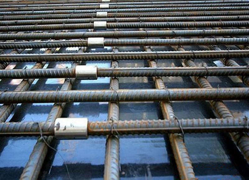 合作为什么建楼房时，要在钢筋上加一排小圆环？原来作用这么大